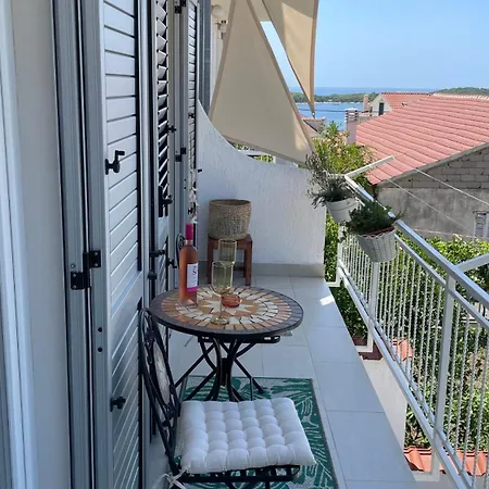 Apartmán Yukka Comfor Center Hvar With Parking *